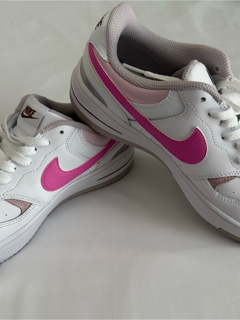 Nike Women’s White Sneakers with Hot Pink Swoosh Size 9